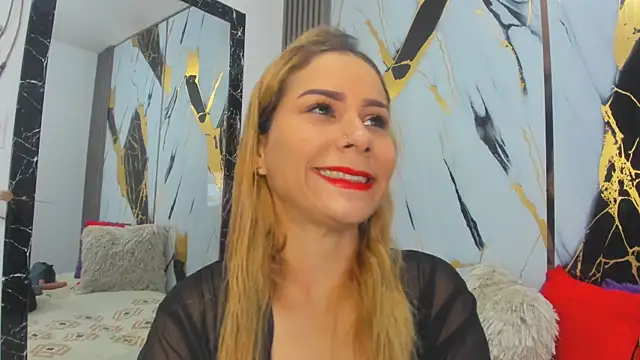 Snapshot of sophiee_evanss_ chatting on 12/09/24, 09:28 sophiee evanss online show from 12/09/24, 09:28