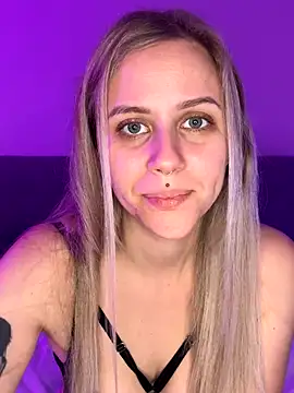 lunawolf21 online show from 11/24/25, 07:30