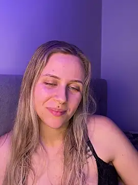 lunawolf21 online show from 02/02/26, 07:56