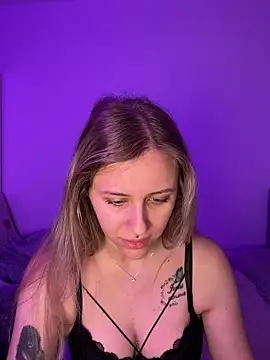 lunawolf21 online show from 02/16/26, 07:37