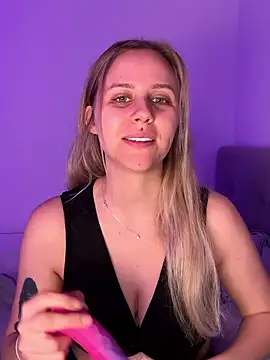 lunawolf21 online show from 02/27/26, 07:19