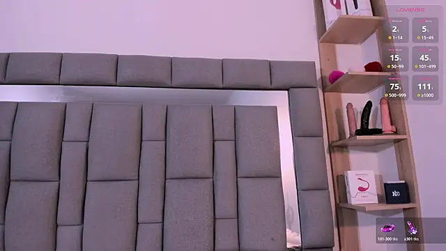 vivianne scott online show from 10/18/25, 12:06