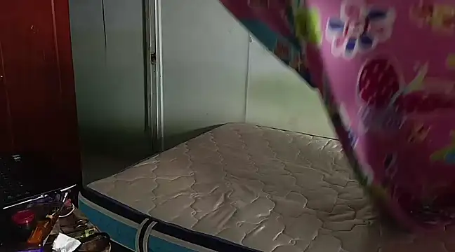 luxandracon23 online show from 03/12/25, 08:41