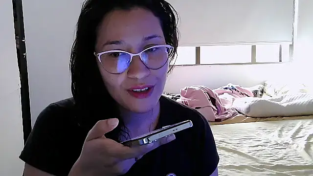 luxandracon23 online show from 10/11/25, 04:05