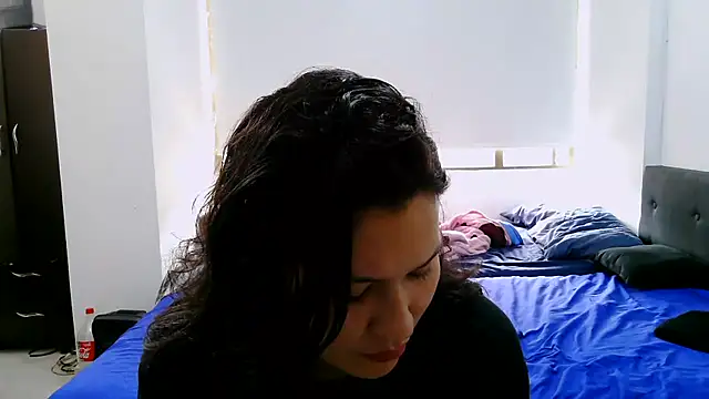 luxandracon23 online show from 10/18/25, 03:02