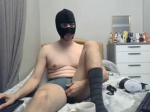 Snapshot of unknownguy_7 chatting on 09/13/25, 03:56 unknownguy 7 online show from 09/13/25, 03:56