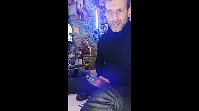 Gilgamesch1704 online show from 11/30/25, 07:51