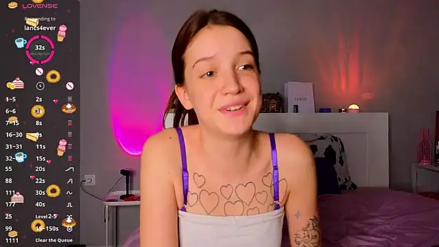 Snapshot of Sweet_Evva chatting on 11/10/25, 05:34 Sweet Evva online show from 11/10/25, 05:34