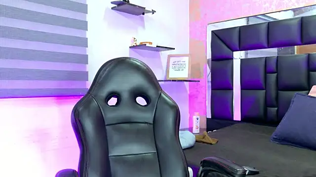 Snapshot of Sofia_martiin chatting on 11/07/25, 03:06 Sofia martiin online show from 11/07/25, 03:06