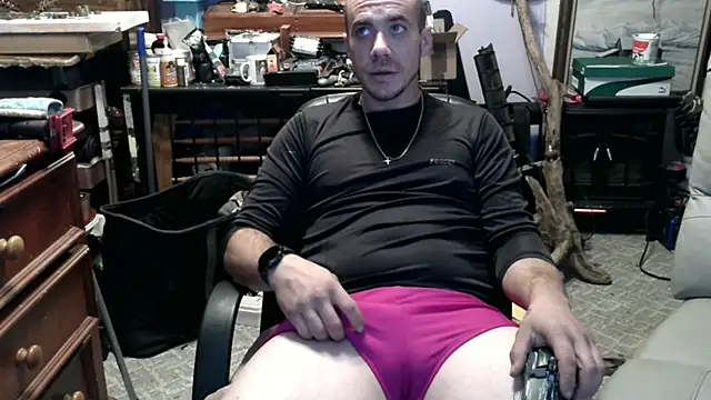 ScubaStevex online show from 11/17/25, 01:00