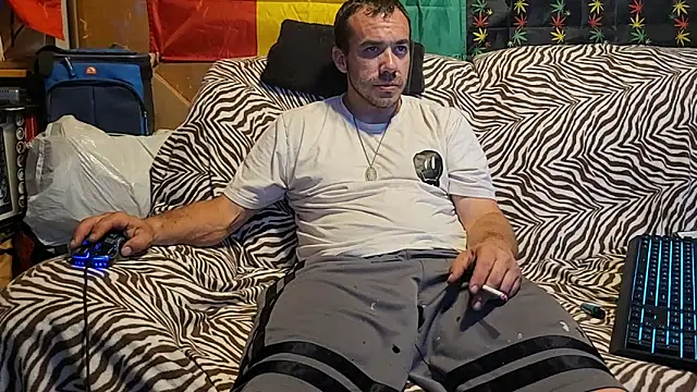 Snapshot of ScubaStevex chatting on 06/11/26, 11:08 ScubaStevex online show from 06/11/26, 11:08