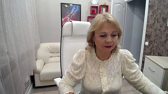 Milla Cutie18 online show from 10/31/25, 05:19