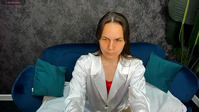 Lillian White online show from 02/19/25, 06:44