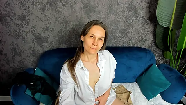 Lillian White online show from 02/23/25, 10:39