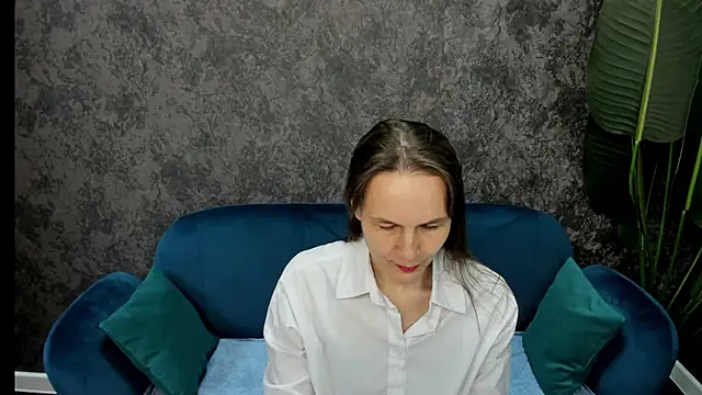 Lillian White online show from 03/06/25, 07:57