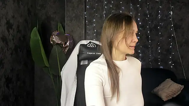 Lillian White online show from 03/25/26, 01:00