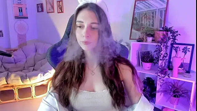 AveAngela online show from 12/22/24, 06:17