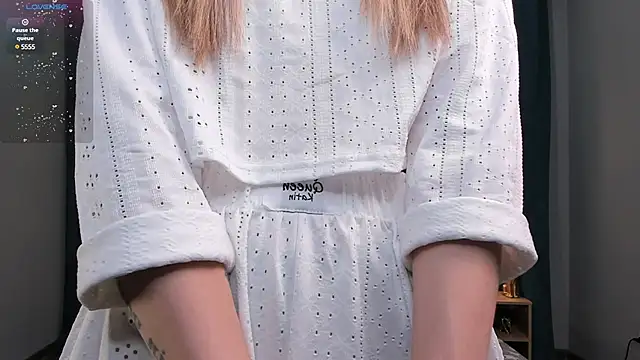 Snapshot of MayBennett chatting on 01/05/25, 06:13 MayBennett online show from 01/05/25, 06:13