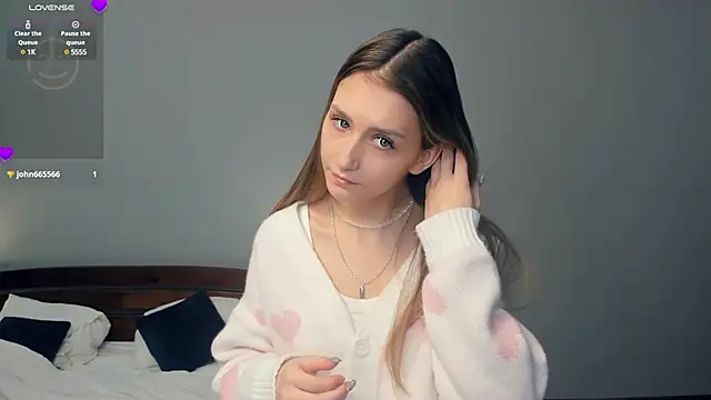 Snapshot of MayBennett chatting on 01/19/25, 06:10 MayBennett online show from 01/19/25, 06:10