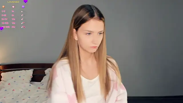 Snapshot of MayBennett chatting on 02/01/25, 12:05 MayBennett online show from 02/01/25, 12:05