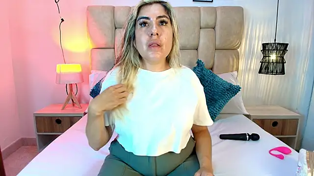 AdharaSmithh online show from 11/03/25, 07:15