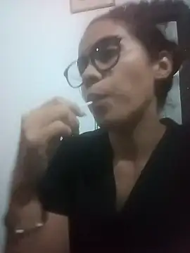 Snapshot of 02julieta chatting on 12/18/24, 02:42 02julieta online show from 12/18/24, 02:42