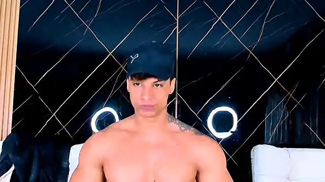 Owen Muzcle online show from 10/08/25, 10:13