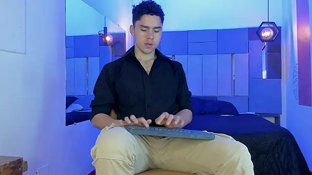 LiamNovak online show from 02/01/26, 12:04