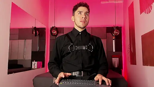 LiamNovak online show from 02/25/26, 12:37