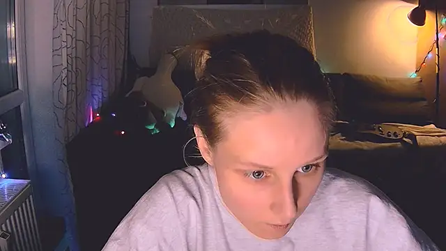 KatiKate online show from 12/17/24, 04:53