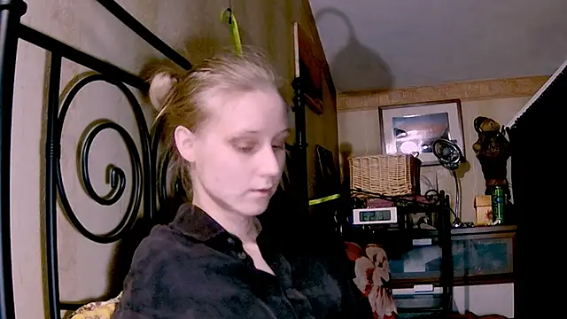 KatiKate online show from 01/18/25, 03:49