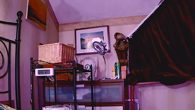 KatiKate online show from 01/23/25, 06:35