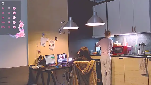 KatiKate online show from 03/04/25, 05:13