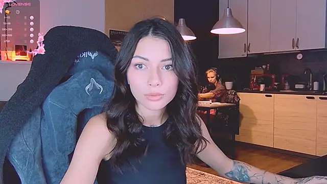 KatiKate online show from 10/29/25, 04:09