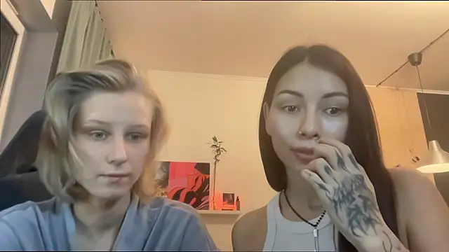 KatiKate online show from 10/31/25, 03:46