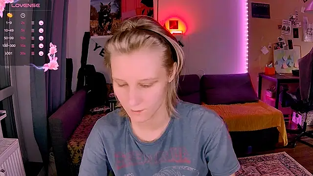 KatiKate online show from 12/03/25, 02:26