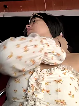 ShyVibes  online show from 02/01/25, 07:13