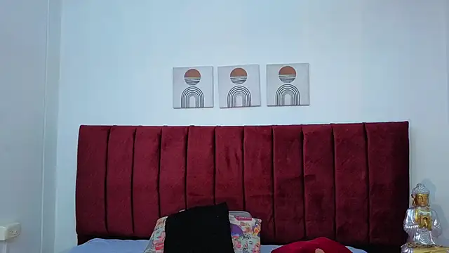 selena castillo online show from 11/27/25, 01:13