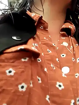 Snapshot of celeste-30_ chatting on 02/25/25, 11:52 celeste-30 online show from 02/25/25, 11:52