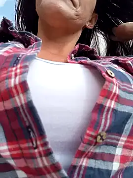 Snapshot of celeste-30_ chatting on 03/15/25, 01:29 celeste-30 online show from 03/15/25, 01:29