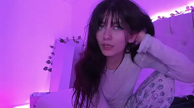 Snapshot of Sakito_Tokio chatting on 12/13/24, 03:49 Sakito Tokio online show from 12/13/24, 03:49