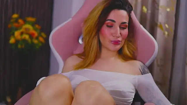 Snapshot of KimSkyex chatting on 02/18/25, 01:43 KimSkyex online show from 02/18/25, 01:43