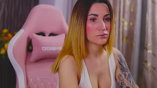 Snapshot of KimSkyex chatting on 02/22/25, 11:35 KimSkyex online show from 02/22/25, 11:35