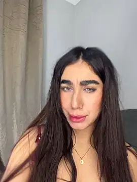 Snapshot of Meryem_Queen chatting on 05/17/26, 08:27 Meryem Queen online show from 05/17/26, 08:27