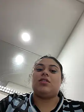 Snapshot of alissonfernandez_ chatting on 01/03/25, 10:51 alissonfernandez online show from 01/03/25, 10:51