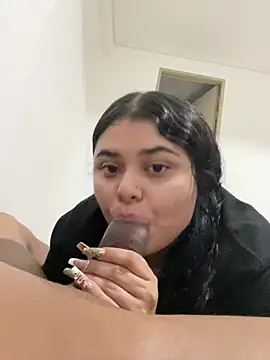 Snapshot of alissonfernandez_ chatting on 01/05/25, 02:27 alissonfernandez online show from 01/05/25, 02:27