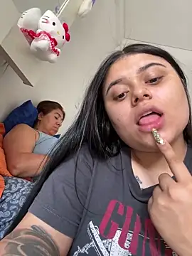 Snapshot of alissonfernandez_ chatting on 01/09/25, 06:15 alissonfernandez online show from 01/09/25, 06:15