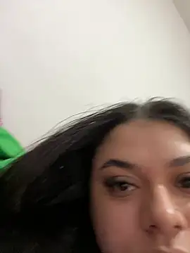 Snapshot of alissonfernandez_ chatting on 01/10/25, 03:06 alissonfernandez online show from 01/10/25, 03:06