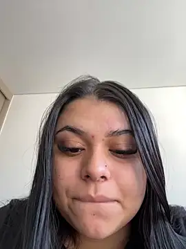 Snapshot of alissonfernandez_ chatting on 01/12/25, 02:19 alissonfernandez online show from 01/12/25, 02:19