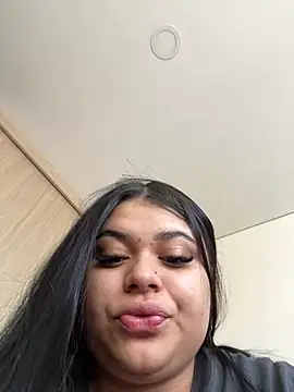 Snapshot of alissonfernandez_ chatting on 01/13/25, 12:56 alissonfernandez online show from 01/13/25, 12:56